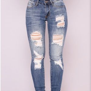 Distressed skinny jeans